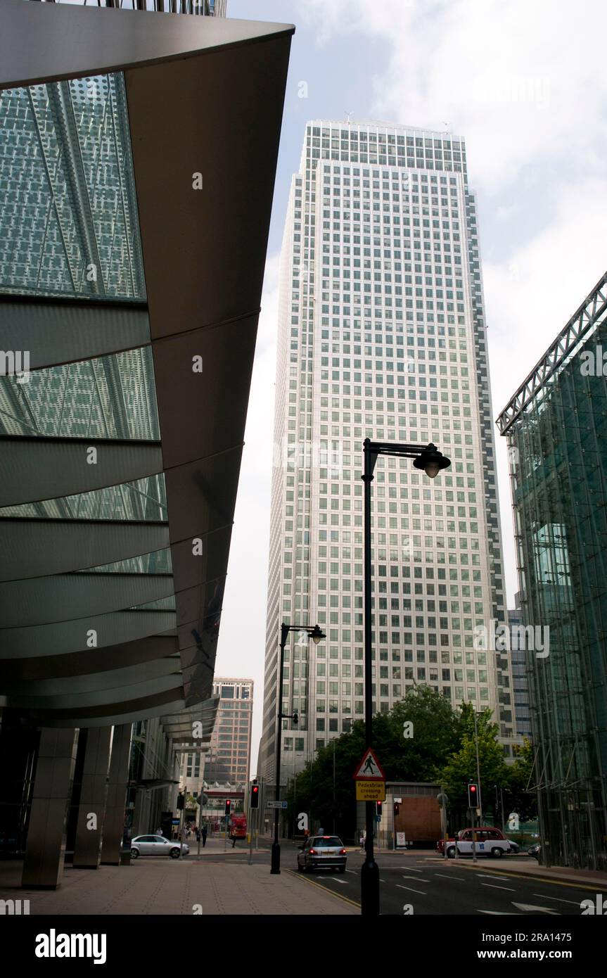 One Canada Square, Canary Wharf Business District, Docklands, London Borough of Tower Hamlets, Isle of Dogs, London, England, Canary Wharf Tower Stock Photo