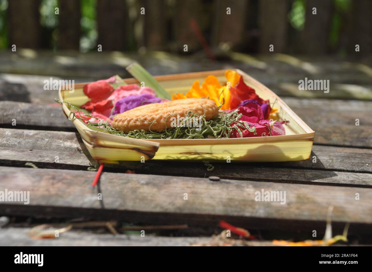 Hindu bali offerings ancestors hi-res stock photography and images - Alamy