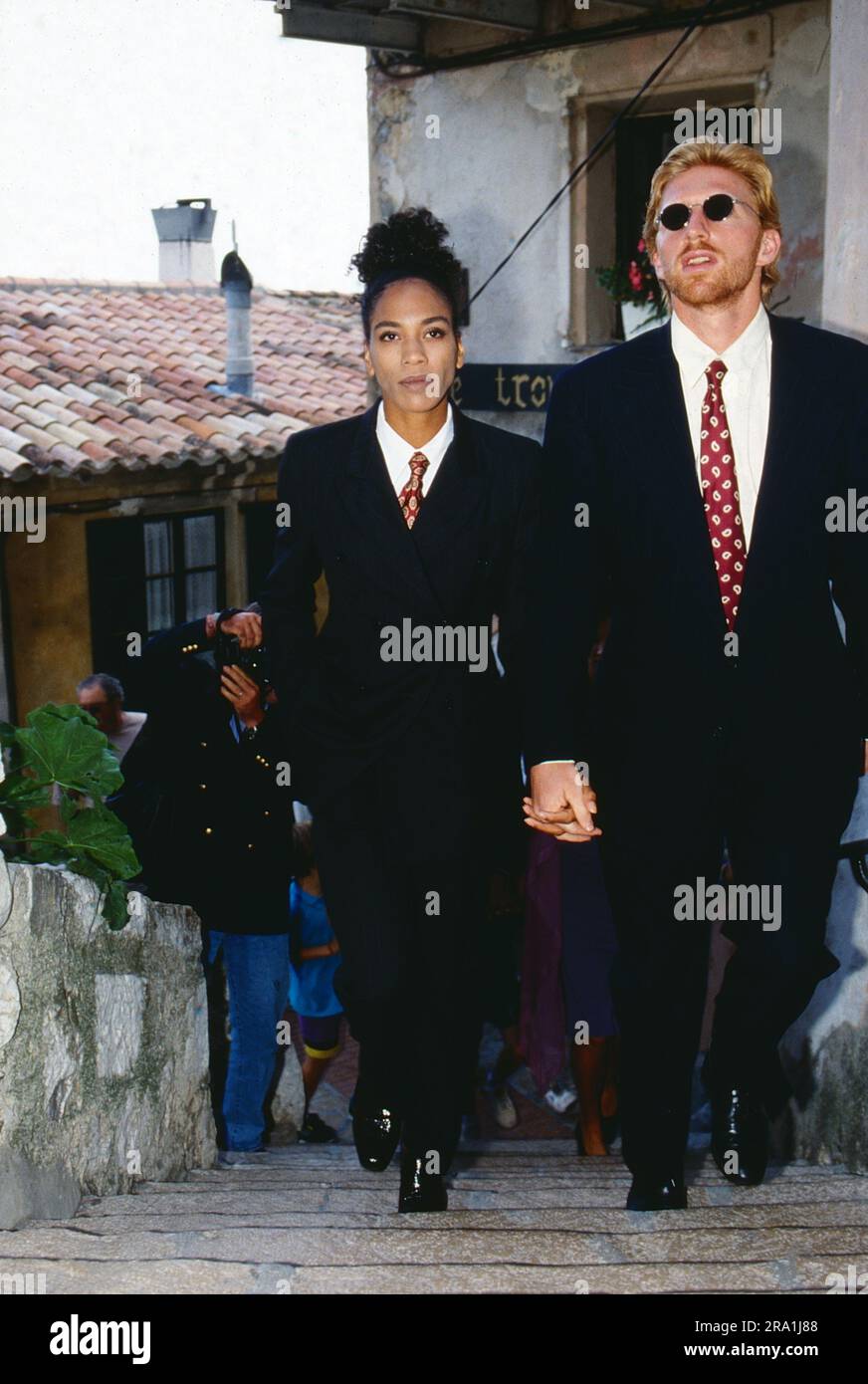 Tennisprofi Boris Becker mit seiner Freundin Barbara Feltus, 1992, das Paar heiratet  1993. Stock Photo