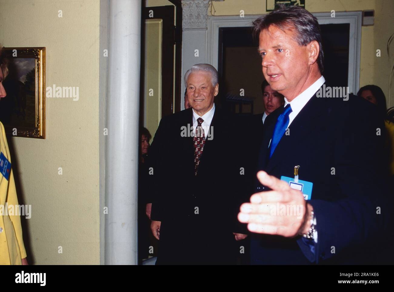 Der russische Präsident Boris Jelzin beim Besuch in Deutschland, November 1991, hier mit dem Medienunternehmer Karlheinz Kögel. Stock Photo