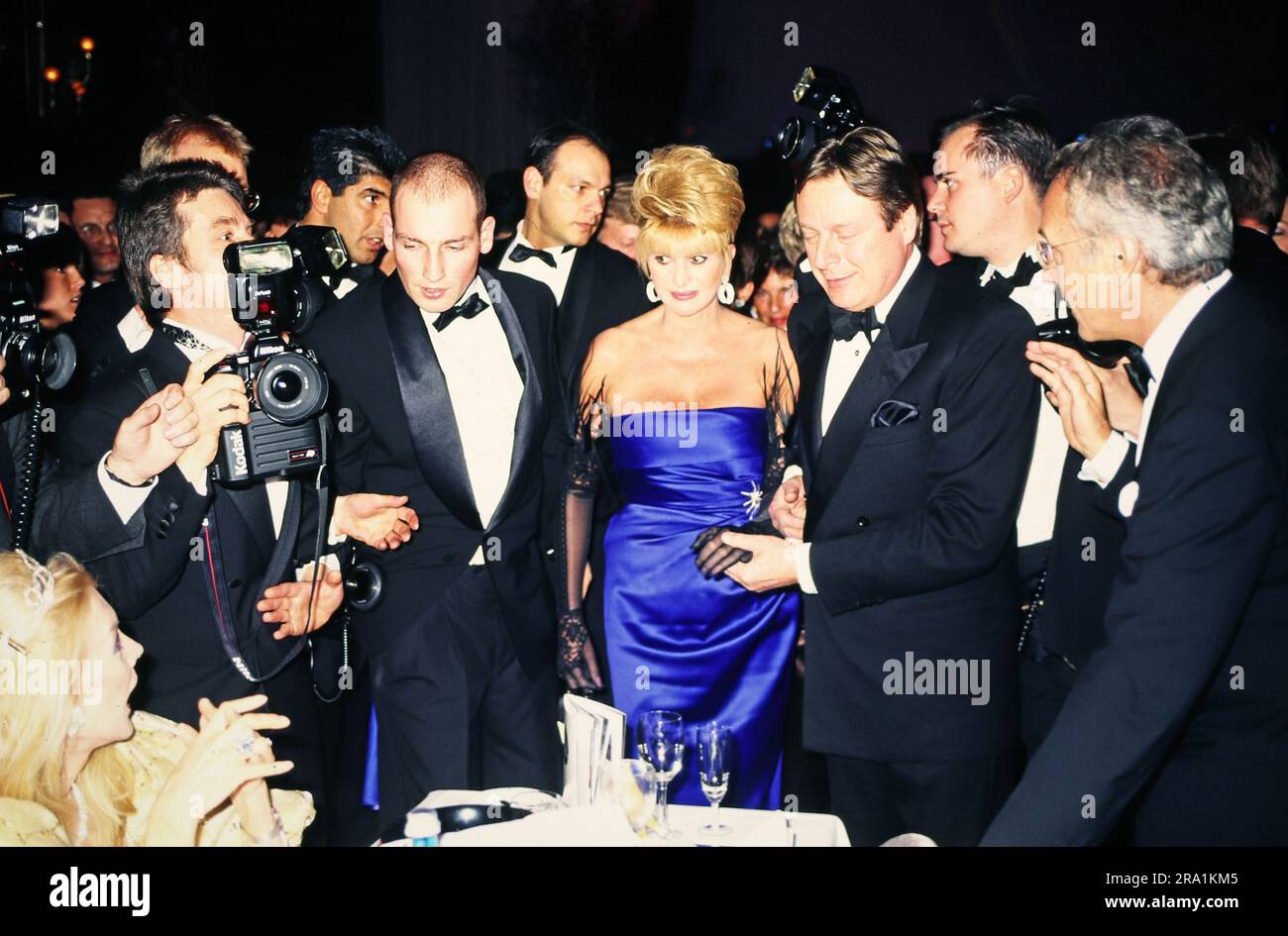 Ivana Trump, tschechisch amerikanische Geschäftsfrau, mit Ehemann Riccardo Mazzuchelli, Deutschland um 1996. Stock Photo