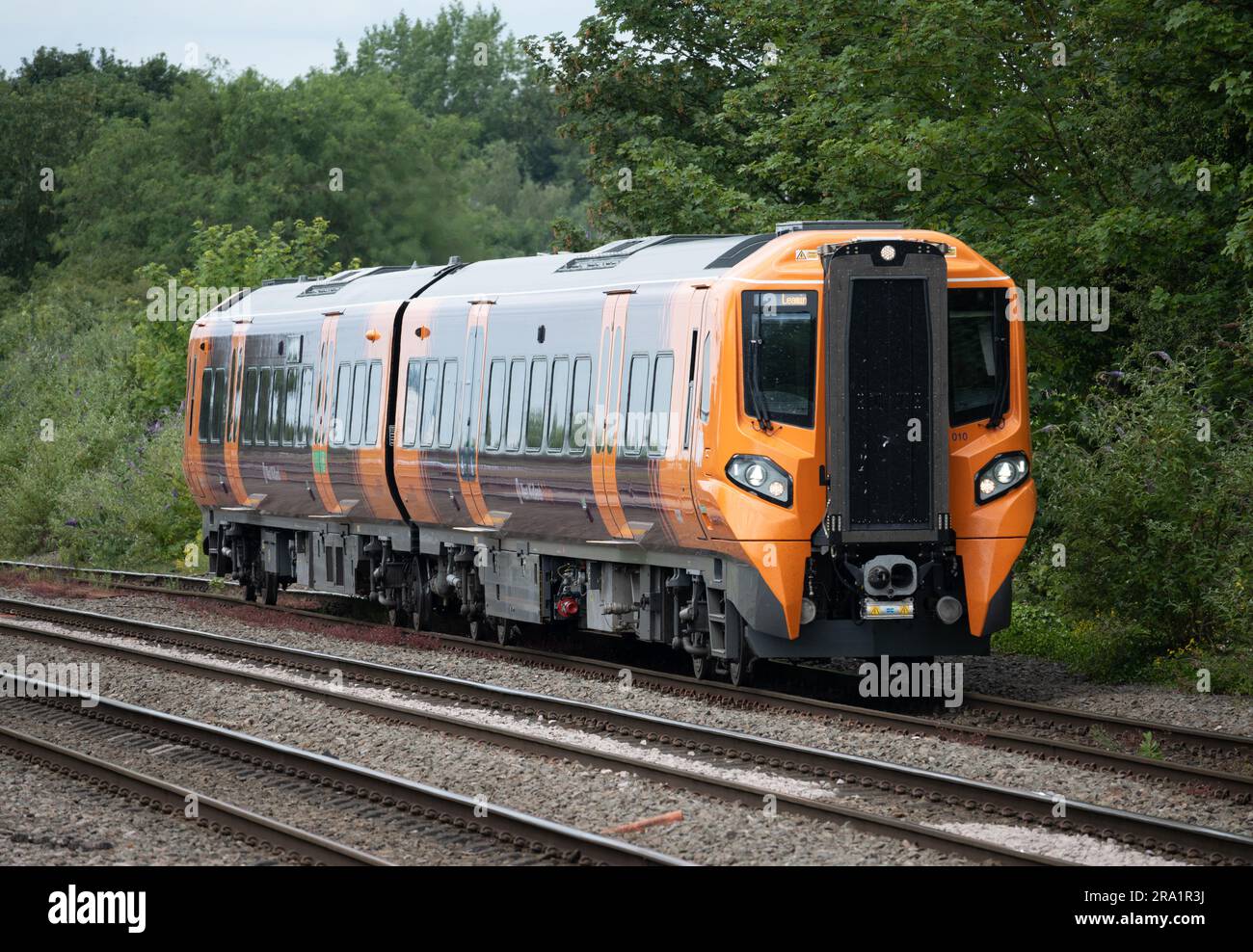 west-midlands-railway-class-196-diesel-train-arriving-at-leamington-spa