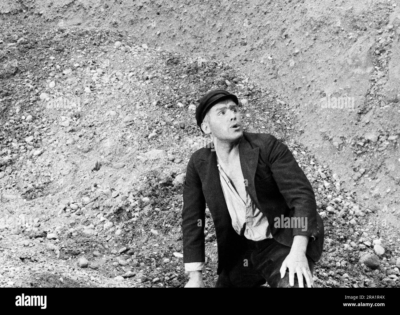 Nachts wenn der Teufel kam, Spielfilm, Deutschland 1957, Regie: Robert Siodmak, Darsteller: Mario Adorf Stock Photo
