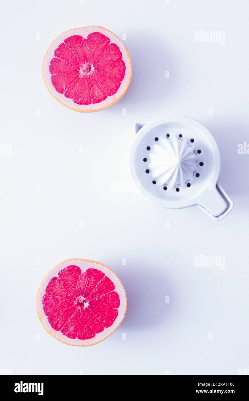 Squeezing grapefruit juice hi-res stock photography and images - Alamy