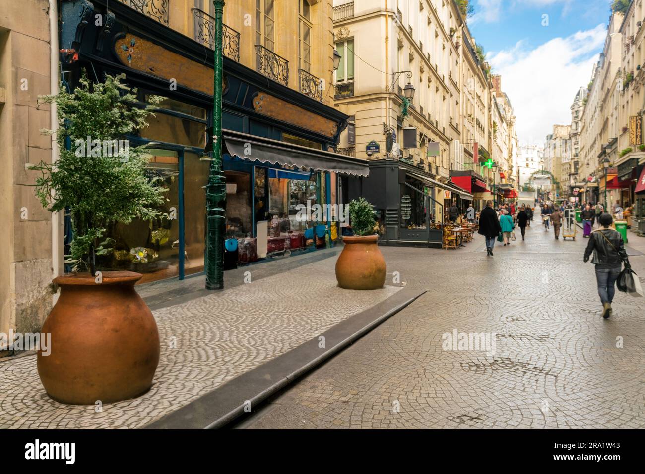 Shops and cafes at Rue Montorgueil in the 2nd Arr., Paris, France Stock Photo
