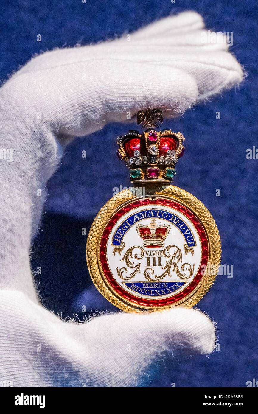 https://c8.alamy.com/comp/2RA23B8/london-uk-30-jun-2023-a-memento-of-queen-charlottes-love-for-king-george-iii-a-rare-medallion-commissioned-by-the-queen-as-a-gift-to-close-friends-who-had-remained-loyal-estimate-3000-5000-it-was-presented-on-19-march-1789-and-was-later-converted-into-a-locket-surmounted-by-an-enamelled-crown-set-with-diamonds-rubies-and-emeralds-art-from-antiquity-to-the-20th-century-a-preview-of-christies-classic-week-in-london-returns-this-summer-with-ten-live-auctions-and-one-online-sale-the-series-will-run-from-30-june-to-14-july-with-auction-highlights-on-public-view-from-1-july-cre-2RA23B8.jpg