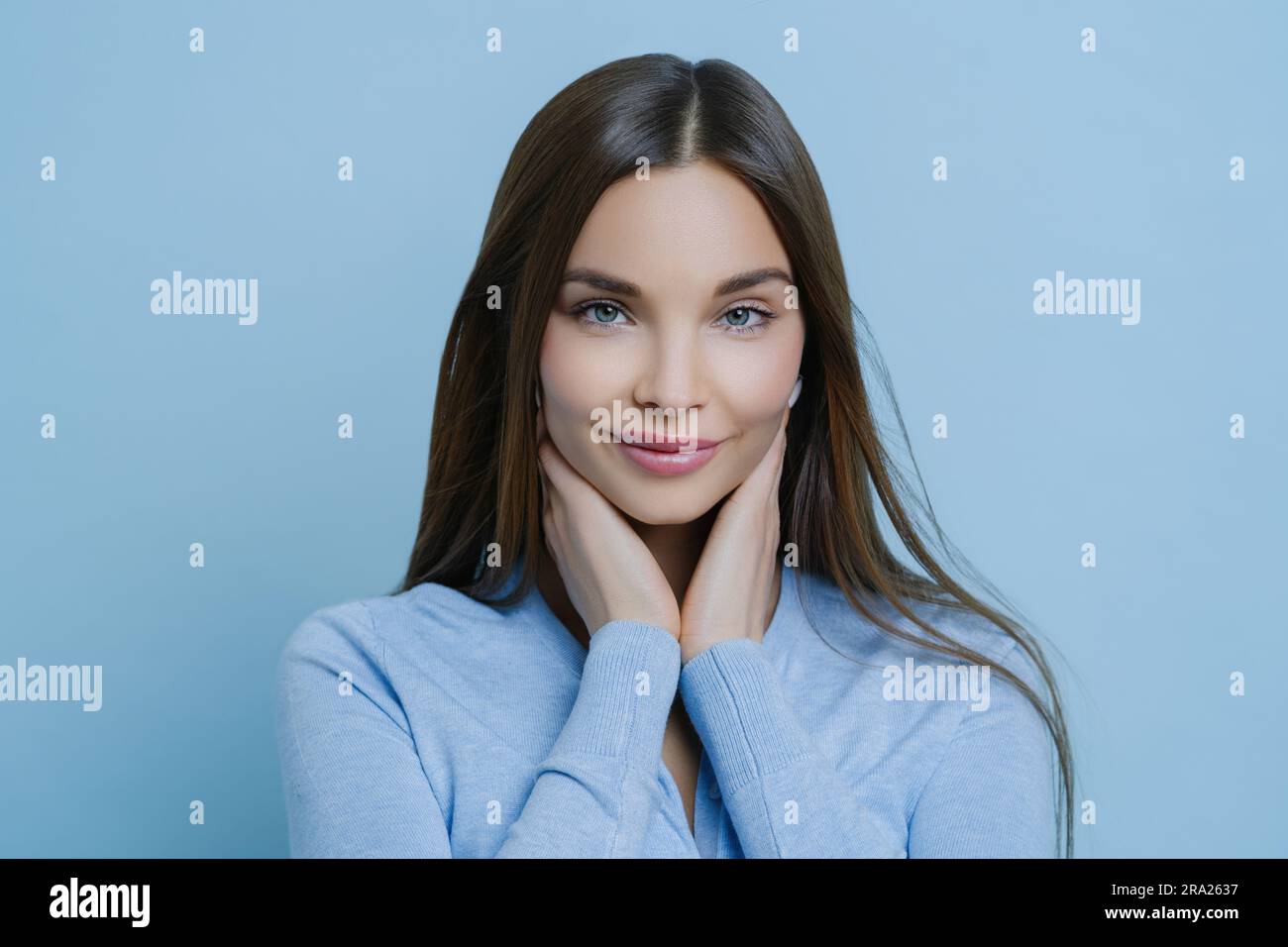 Beautiful young woman gazes hi-res stock photography and images - Alamy