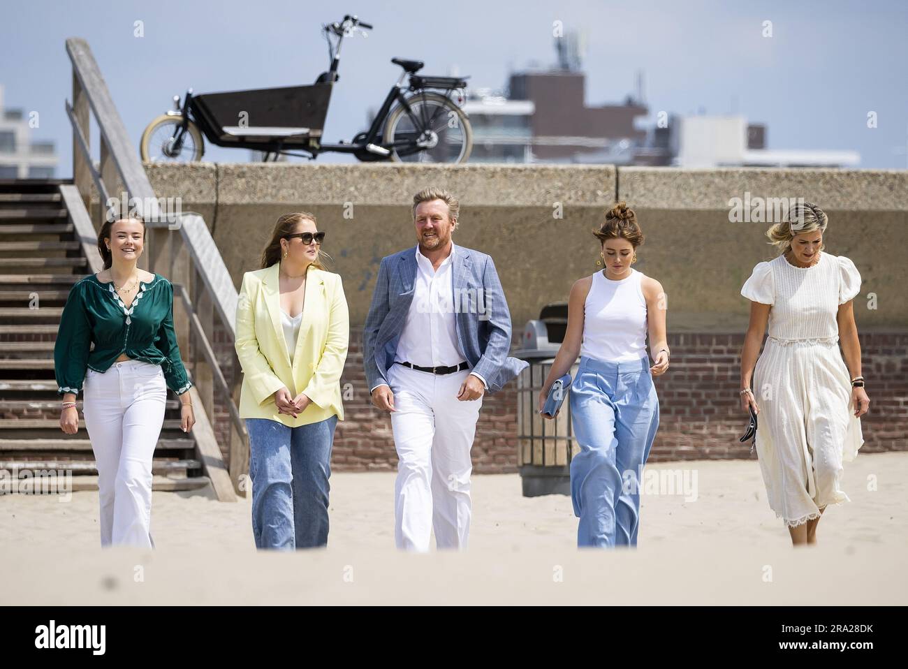 30th June 2023. The Hague, Netherlands. THE HAGUE - Netherlands, 30/06/2023, King Willem-Alexander and Queen Maxima together with the princesses Ariane, Alexia and Amalia on the Zuiderstrand during the traditional photo session of the royal family. ANP REMKO DE WAAL netherlands out - belgium out Credit: ANP/Alamy Live News Stock Photo