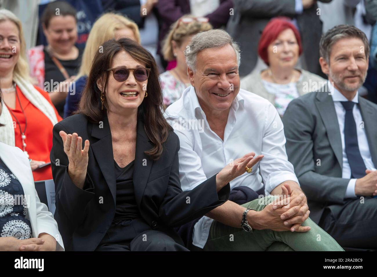 30 June 2023, Hesse, Frankfurt/M.: Iris Berben (l), Actress, Attends ...