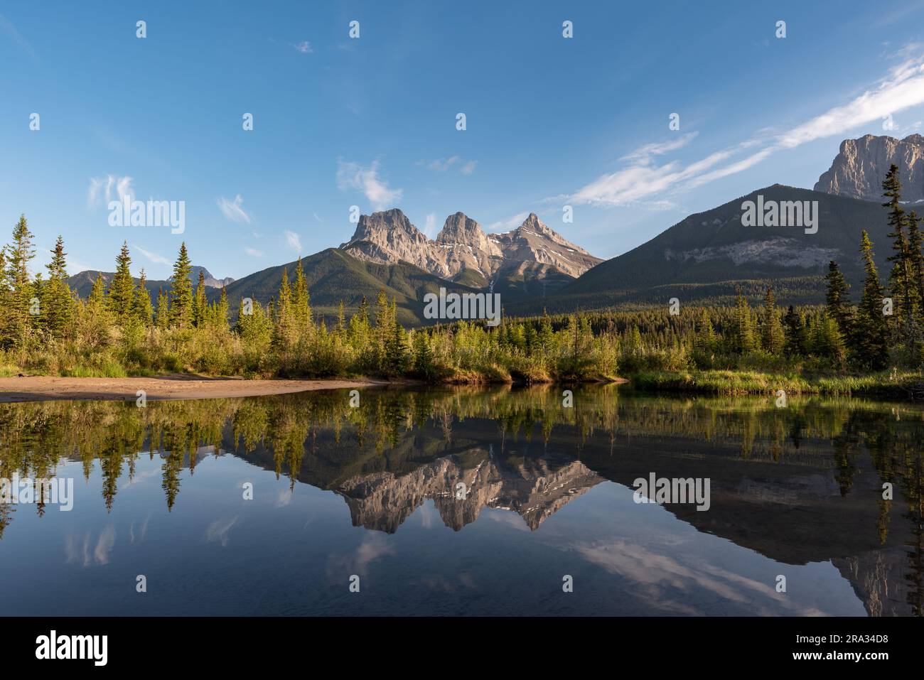 Incredible view of Three Sisters in Canada, Banff National Park with ...