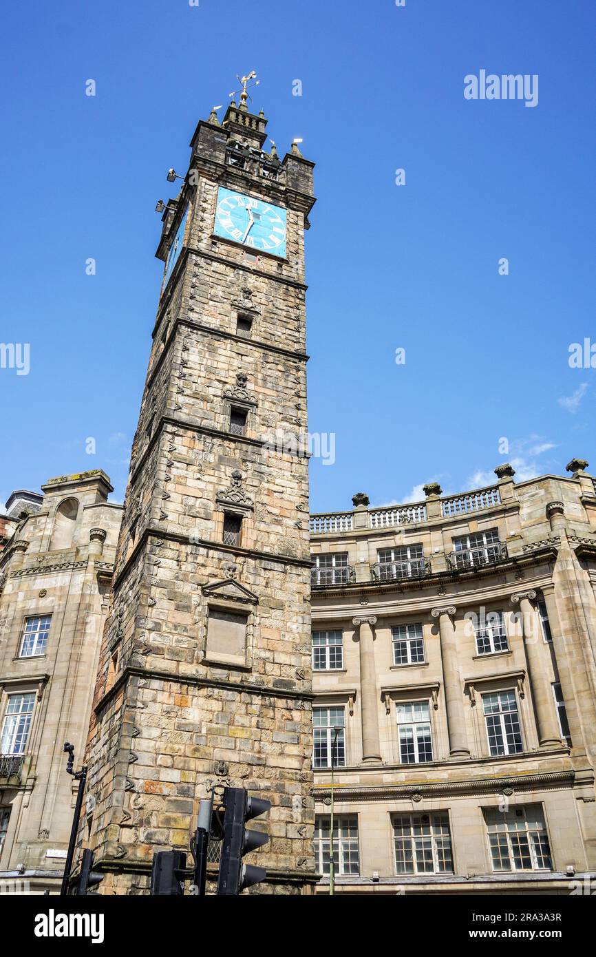 Glasgow Tollbooth, Trongate begins at Glasgow Cross, where the steeple of the old Glasgow Tolbooth Stock Photo