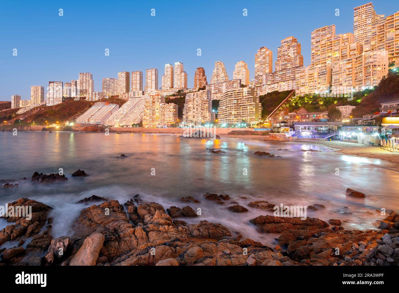 skyline-of-buildings-at-the-coastal-city-of-re-aca-at-valparaiso-region
