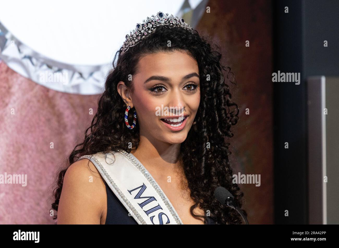 Miss Teen USA 2022 Faron Medhi attends ceremonial lighting of Empire ...