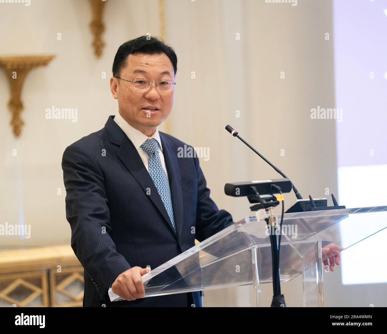 (230701) -- WASHINGTON, D.C., July 1, 2023 (Xinhua) -- Chinese Ambassador to the United States Xie Feng speaks at a breakfast briefing hosted by the Advanced Medical Technology Association (AdvaMed) at invitation in Washington, DC, the United States, June 28, 2023. Xie Feng said at the event that China's new journey will not only reinvigorate its own new development, but also create fresh opportunities for the world. (Xinhua/Liu Jie) Credit: Liu Jie/Xinhua/Alamy Live News Stock Photo