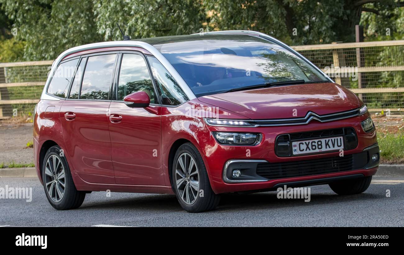 Side, Turkey – February 20 2022: red Citroën C4 Cactus is parking on the  street on a summer day against the backdrop of a park Stock Photo - Alamy