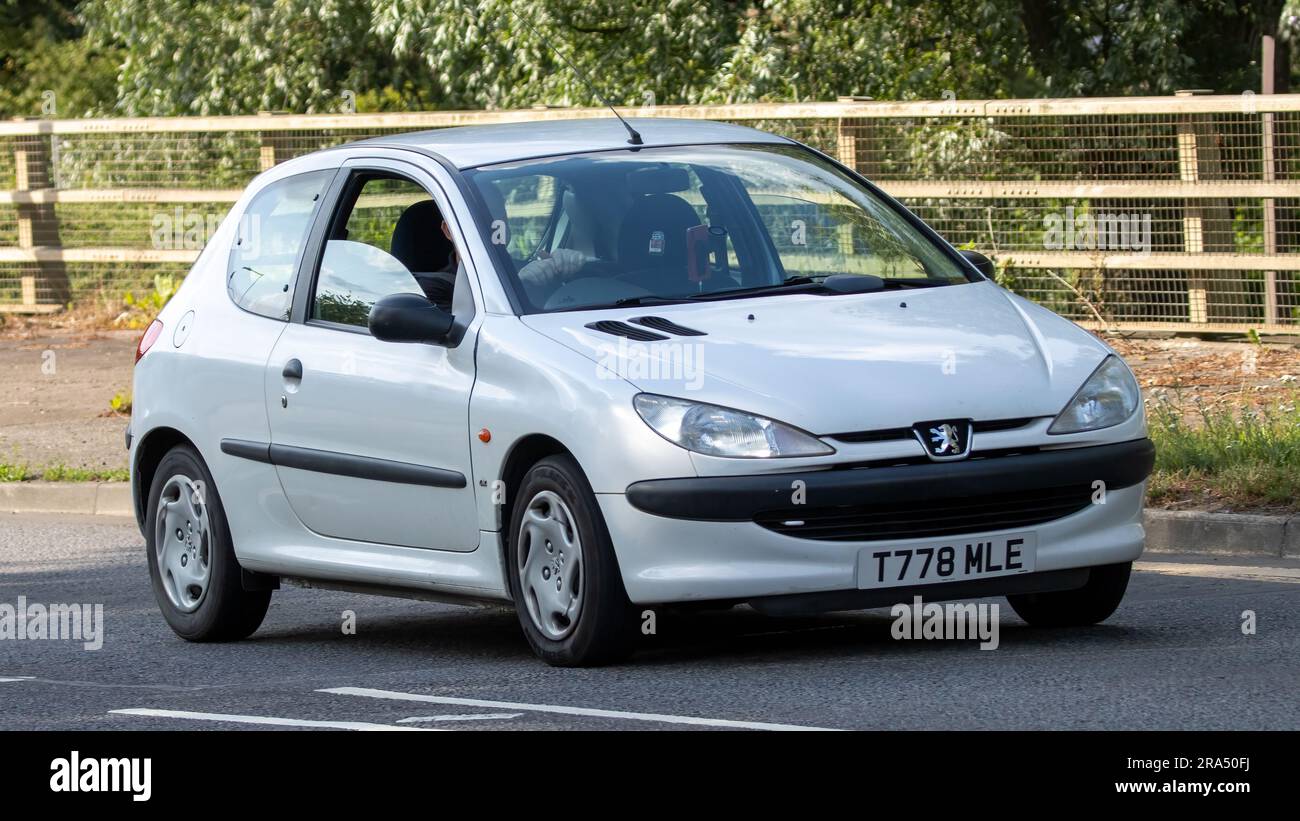 Peugeot 206 1999 hi-res stock photography and images - Alamy