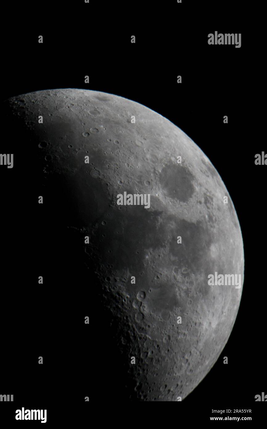 Photography of the moon hi-res stock photography and images - Alamy