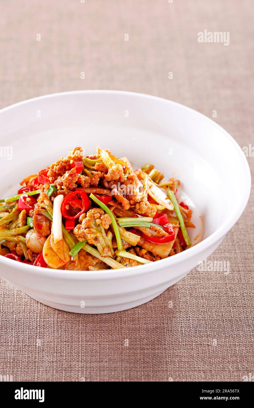 stirfried Griddle Cooked Cauliflower，Chinese food Stock Photo Alamy