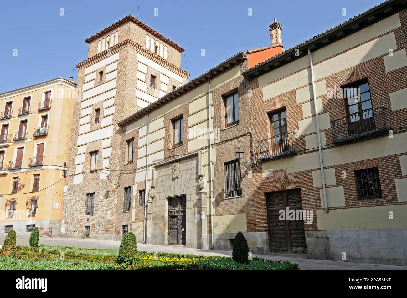 Casa y Torre de los Lujanes, Plaza de la Villa, Madrid, Spain, Town
