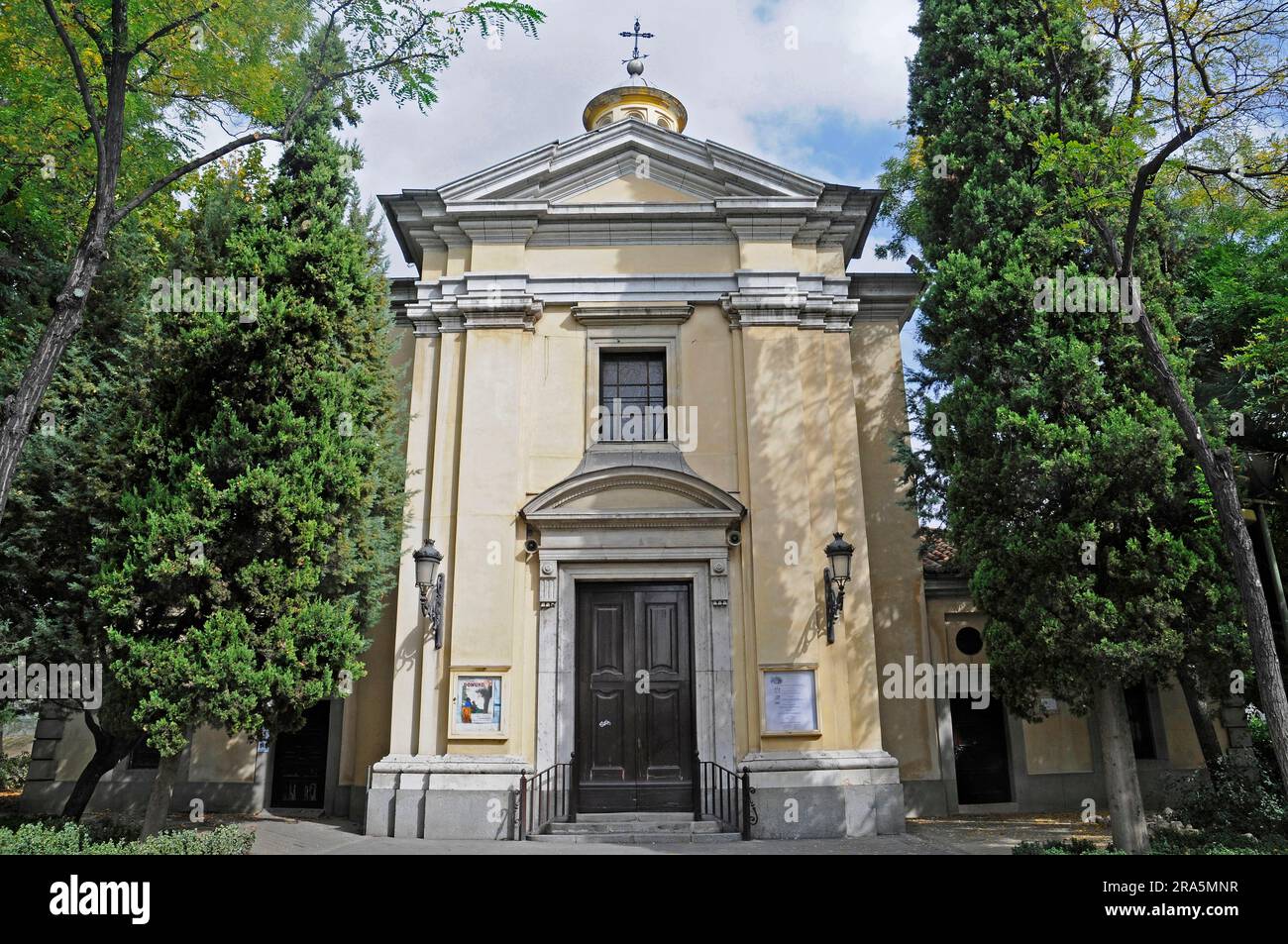 church-ermita-de-san-antonio-de-la-florida-resting-place-of-francisco