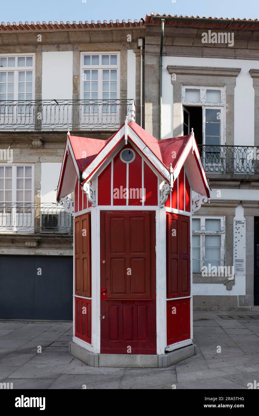 Historic wooden kiosk, painted red, replica based on the 1930 model, Quiosque da Ramadinha, Porto, Portugal Stock Photo