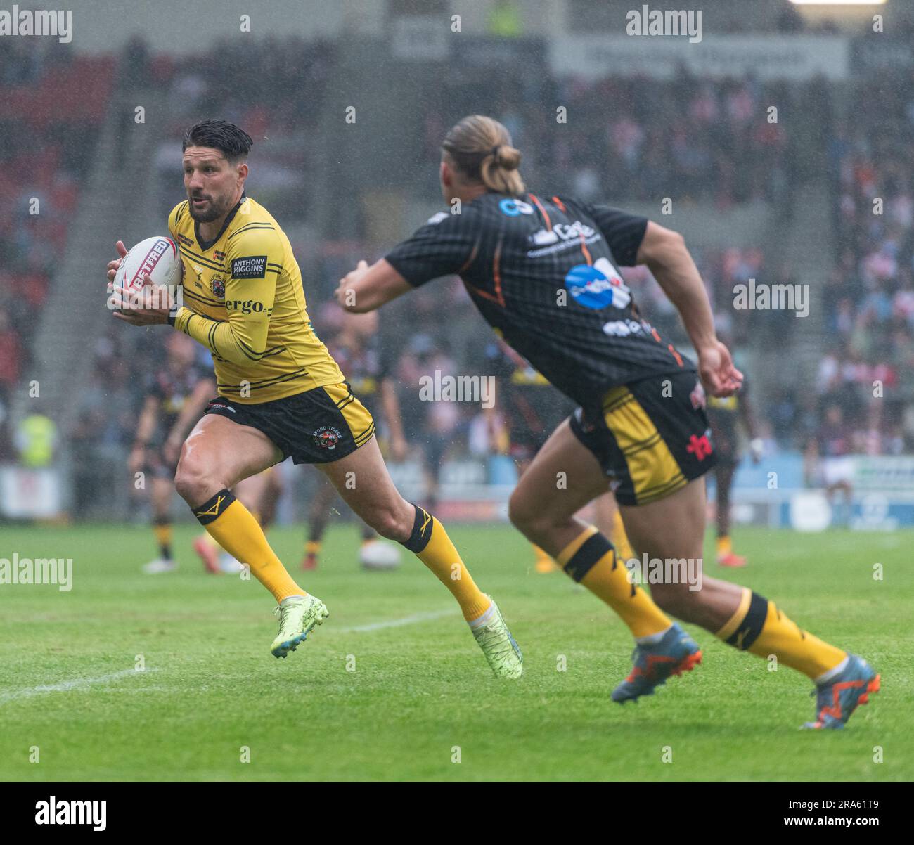 St Helens, Merseyside, England 30th June 2023. Castleford’s Gareth Widdop warms up ahead of the match, during St Helens Rugby Football Club V Castleford Tigers at the Totally Wicked Stadium, the Betfred Super League (Credit Image: ©Cody Froggatt/Alamy live news) Stock Photo