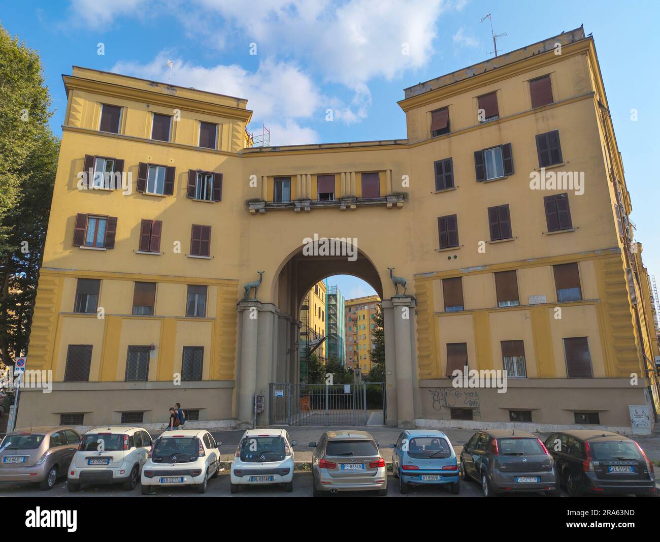 Deer Rome Palazzo dei ferrovieri hi-res stock photography and images - Alamy