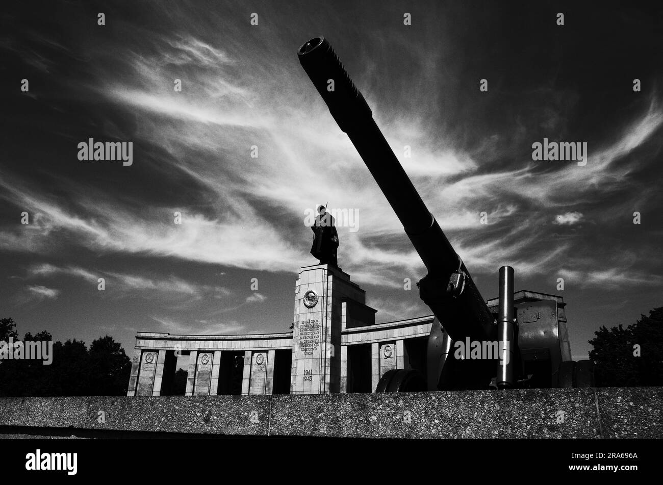 Soviet War Memorial Berlin Stock Photo Alamy