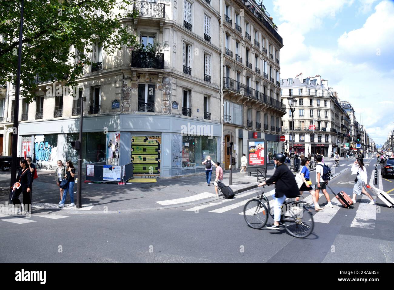 Paris, France. 30th June, 2023. Rue de Rivoli in Paris, the health