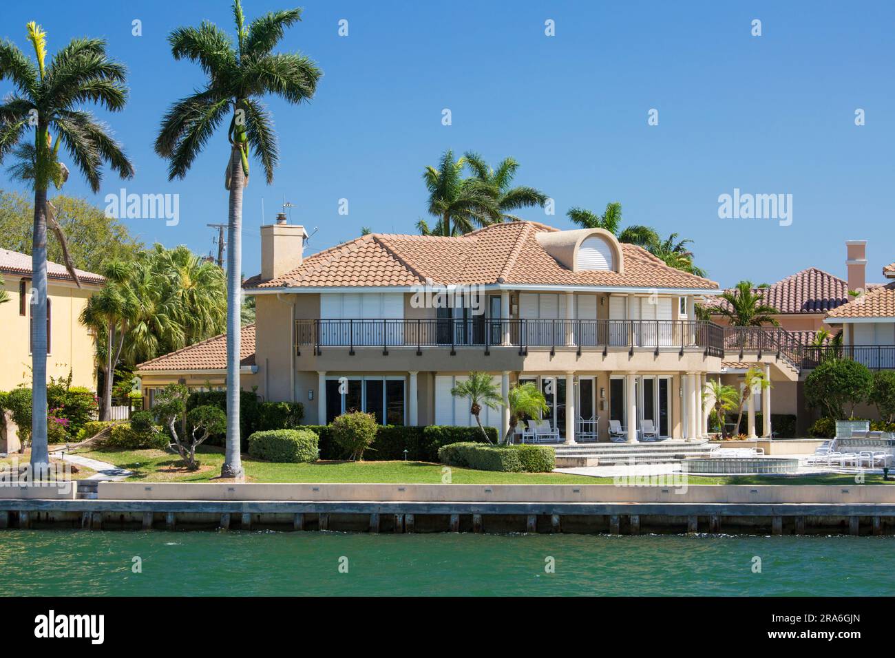 Fort Lauderdale, Florida, USA. Luxury waterfront mansion overlooking the New River and Stranahan River, Harbor Beach district. Stock Photo
