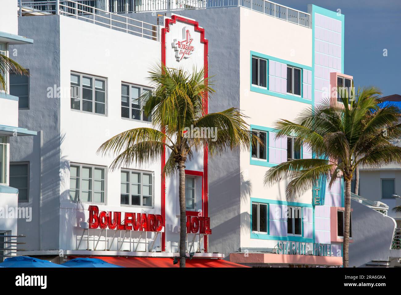 Miami Beach, Florida, USA. Colourful facades of the Boulevard and Starlite Hotels, Ocean Drive, Miami Beach Architectural District, South Beach. Stock Photo