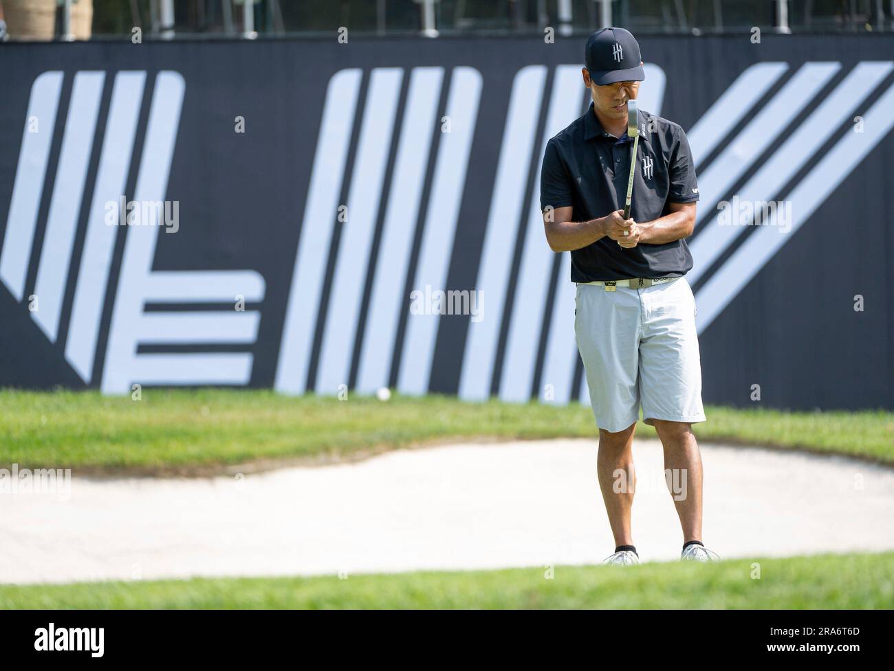 Captain Kevin Na of Iron Heads GC prepares to play on the 18th green