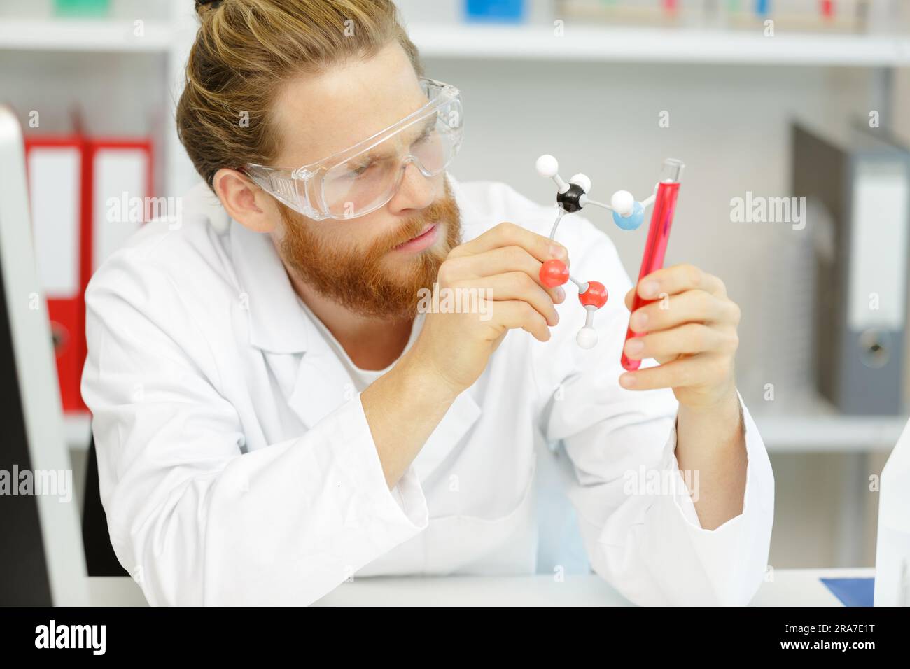 Medical researcher working in laboratory hi-res stock photography and ...