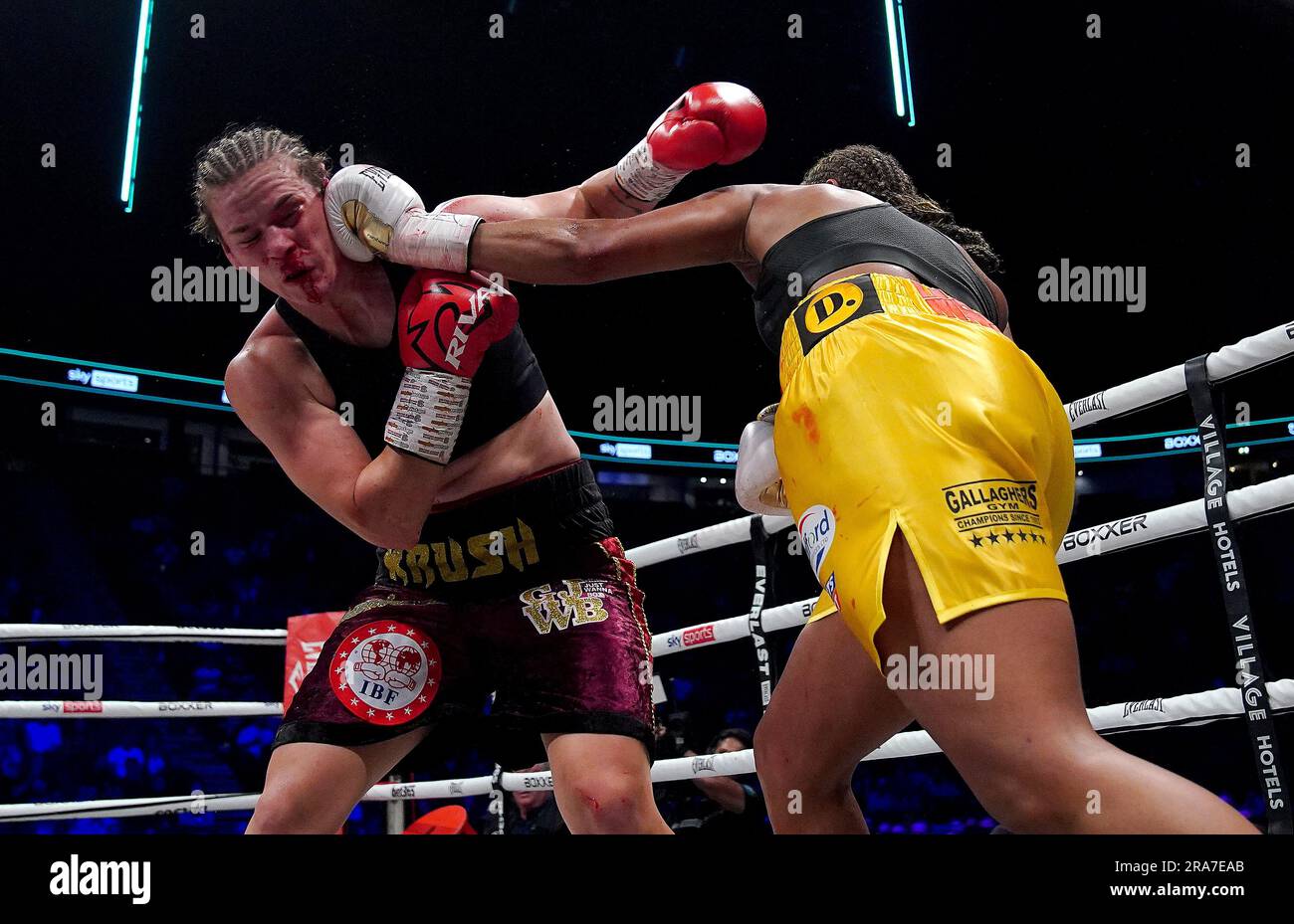 Kandi Wyatt (left) and Natasha Jonas in action during their IBF International welterweight title bout at the AO Arena, Manchester. Picture date: Saturday July 1, 2023. Stock Photo