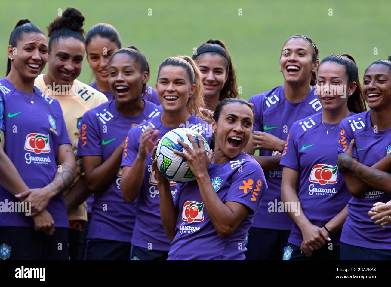 DF - BRASILIA - 07/01/2023 - BRASILIA, LULA PARTICIPATES IN THE WOMEN'S SOCCER TEAM TRAINING - Brazilian soccer player Marta Vieira, in the center, holds a ball during a group photo before the start of a training session at the Mane Garrincha stadium in Brasilia, Brazil, Saturday, July 1, 2023. The Brazilian women's national football team is scheduled to play a friendly against Chile on Sunday, ahead of their trip to the FIFA Women's World Cup. Photo: Mateus Bonomi/AGIF/Sipa USA Stock Photo
