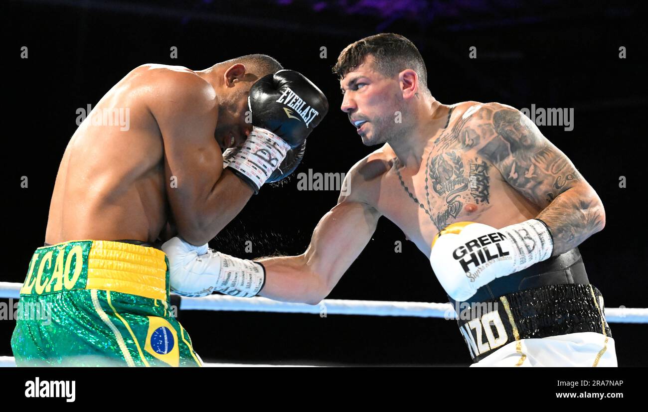 Wuppertal, Germany. 01st July, 2023. Boxing: IBF, World Championship, Gualtieri (Germany) - Falcao (Brazil). Vincenzo Gualtieri (r) fights against Esquiva Falcao at Uni Halle for the IBF World Middleweight Championship. Credit: Roberto Pfeil/dpa/Alamy Live News Stock Photo