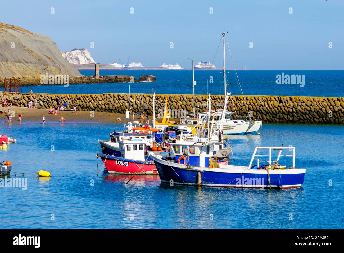 Folkestone harbour fishing boats hi-res stock photography and images ...