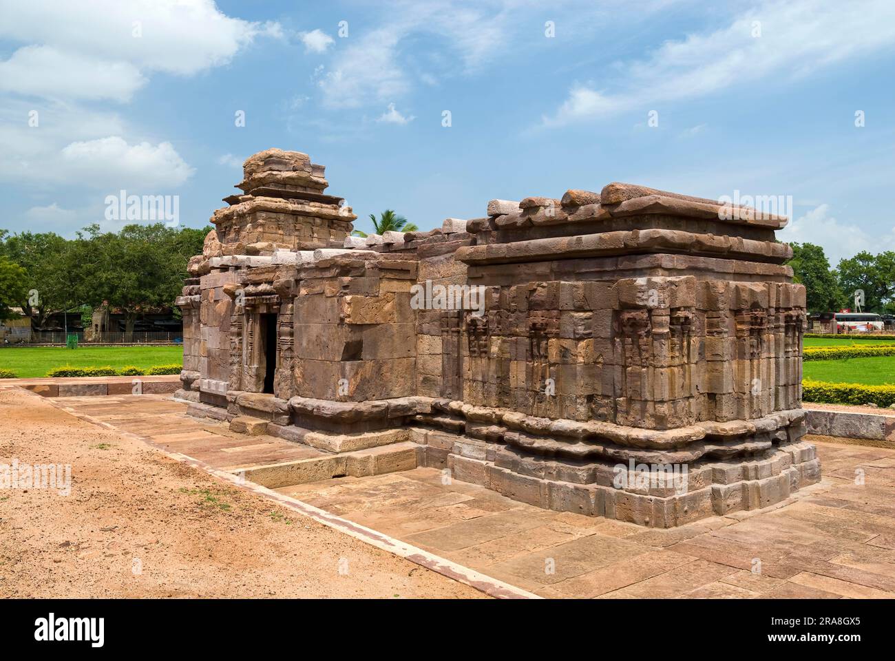 Aihole, about 125 temples divided into 22 groups on the banks of the Malaprabha River, as the cradle of Hindu temple architecture. Most of these Stock Photo