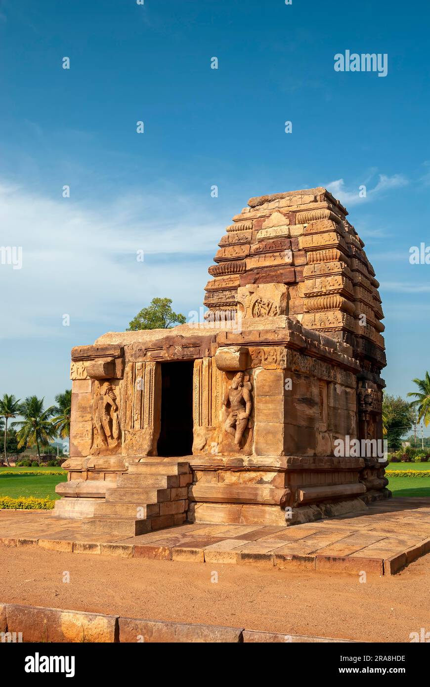 7th century Jambulingeshwara Temple in Pattadakal, Karnataka, India, Asia. Unesco World Heritage Site. Nagara and South Indian Dravida styles of Stock Photo