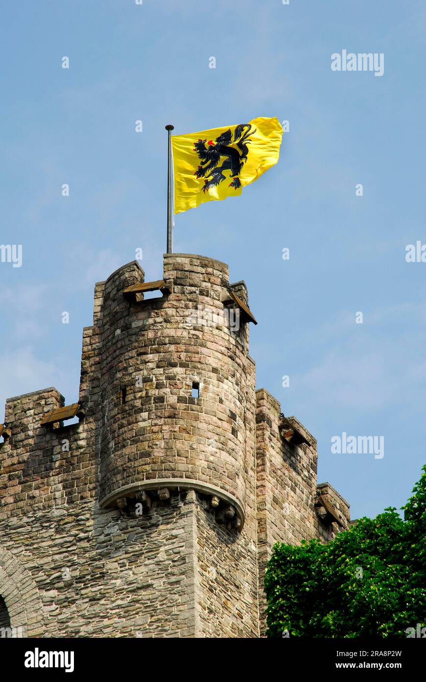 Flag of Flanders, Moated Castle, Grafenstein, Gravensteen Castle, Ghent, Belgium Stock Photo