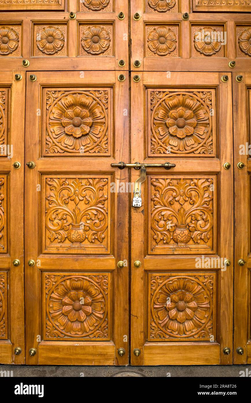 Temple Door Sundaravarada Perumal Vishnu Temple In Uthiramerur Near   Temple Door Sundaravarada Perumal Vishnu Temple In Uthiramerur Near Kancheepuram Tamil Nadu South India India Asia 2RA8T26 