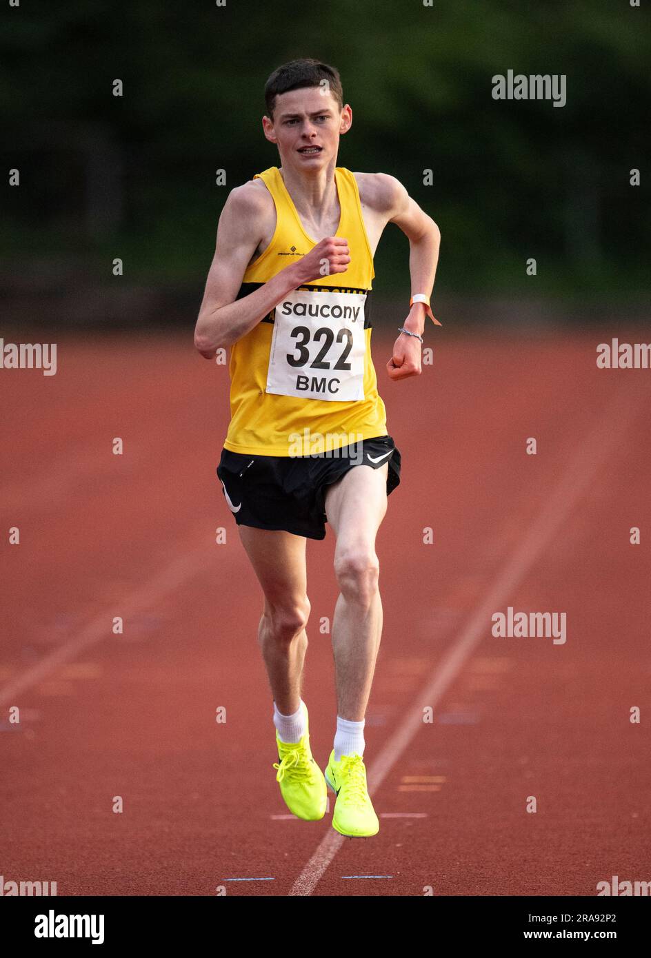 Lewis Hannigan of Kilbarchan, Ireland runs a time of 08:09.06 in the BMC men’s 3000m C race at the British Milers Club Grand Prix, Woodside Stadium Wa Stock Photo