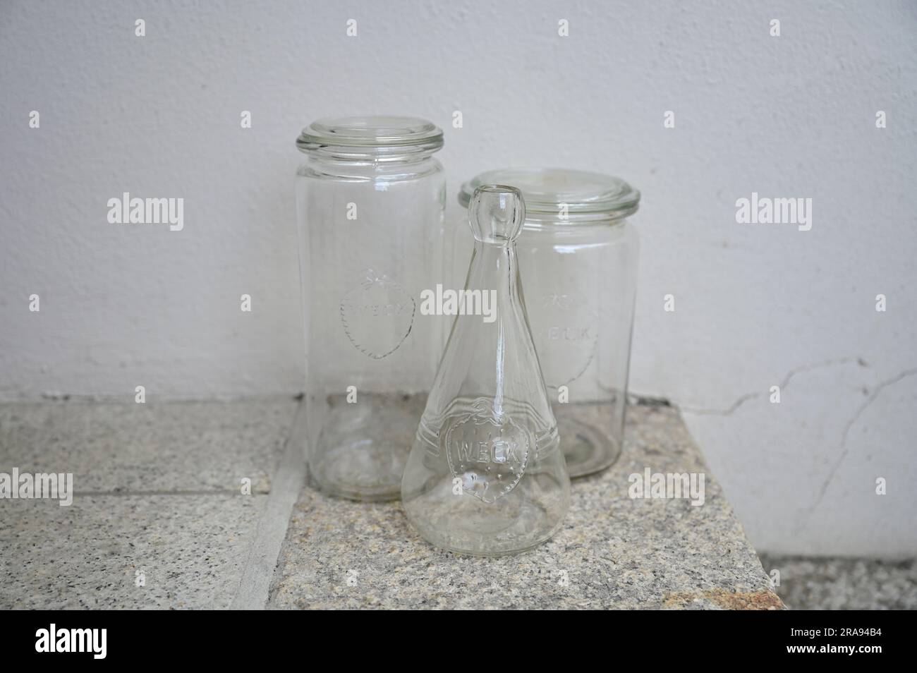 Der Hersteller der bekannten Weck-Gläser hat Insolvenz angemeldet. Sowohl die J. Weck GmbH & Co. KG mit Sitz in Wehr als auch die Weck Glaswerk Gesell Stock Photo