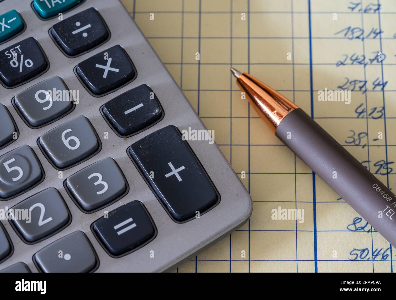 Company billing paper hi-res stock photography and images - Alamy