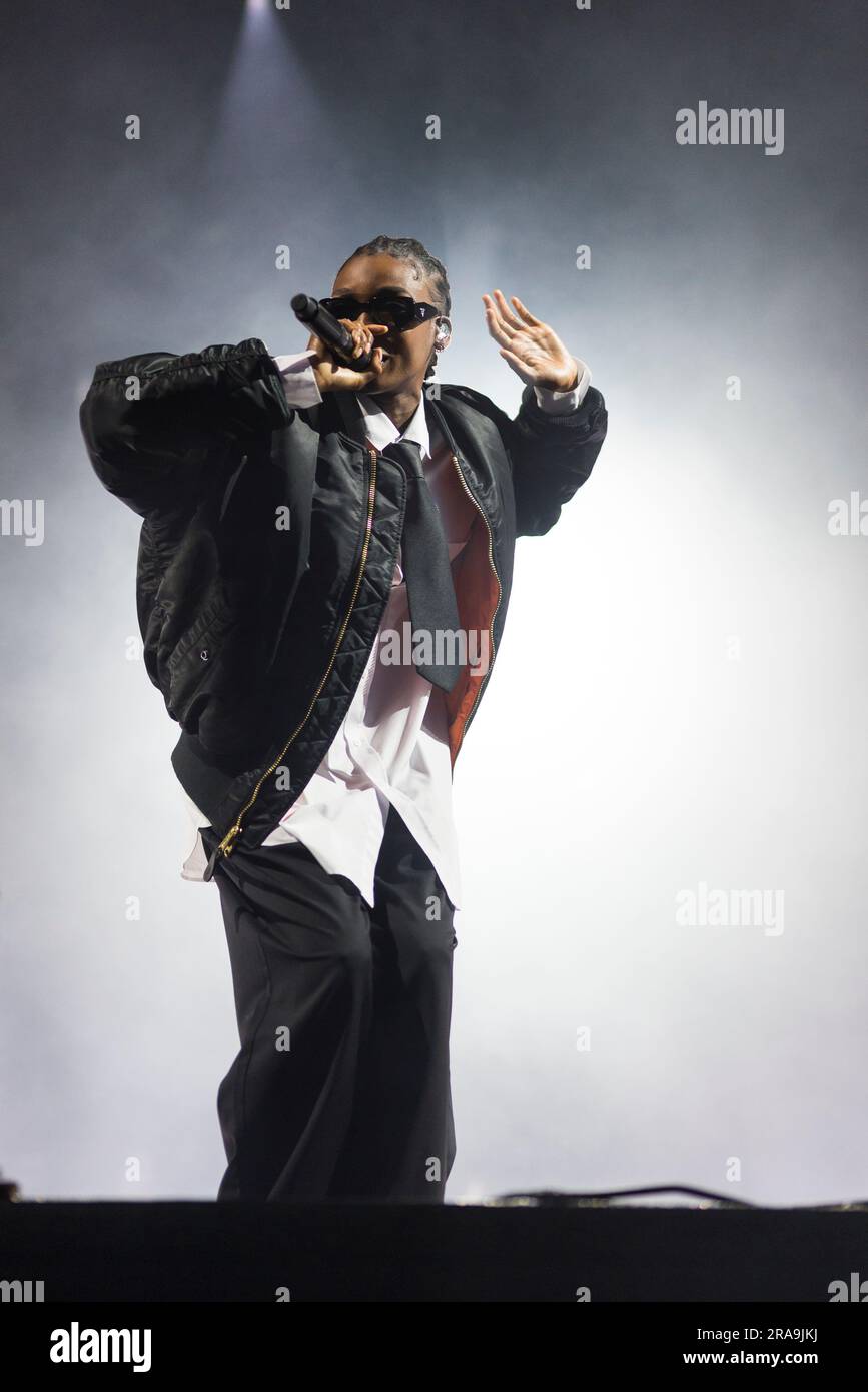 Little simz mercury hi-res stock photography and images - Alamy