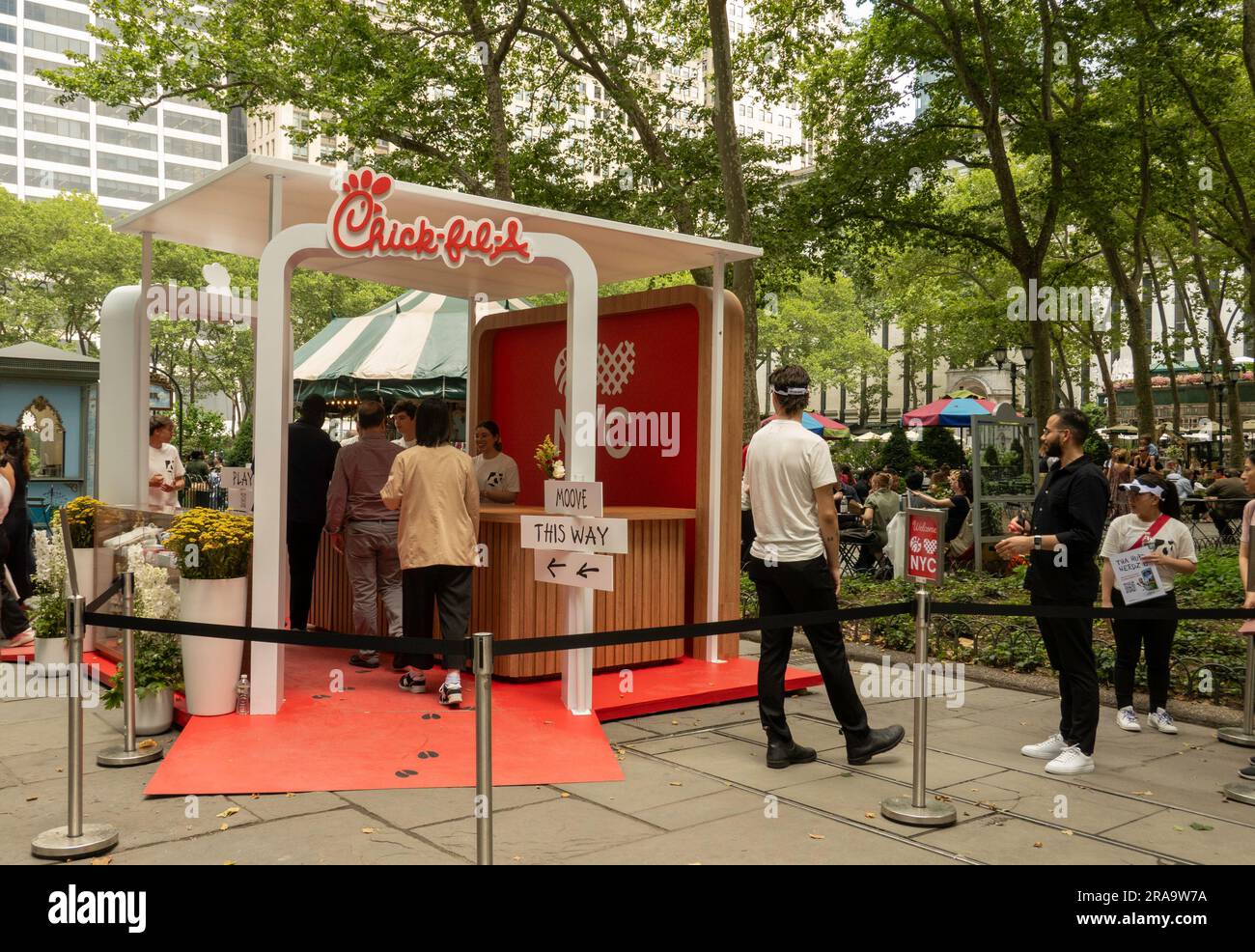 Chickfila free sandwich giveaway promotion in Bryant Park, 23 June