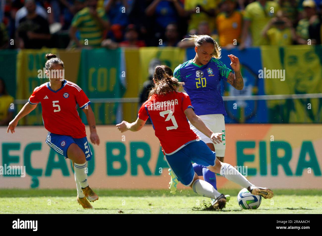 Brasilia, Brazil. 02nd June, 2023. Estadio Mane Garrincha Nycole of Brazil competes with Catalina Figueroa of Chile, during the international friendly between Brazil and Chile, at Estadio Mane Garrincha, this Sunday 02. 30761 (Adalberto Marques/SPP) Credit: SPP Sport Press Photo. /Alamy Live News Stock Photo