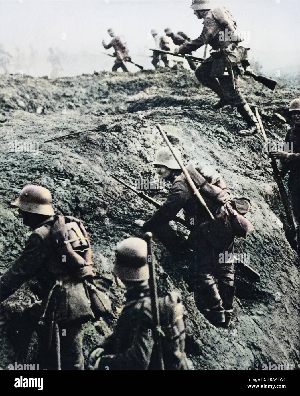 German soldiers attacking out of a trench during World War I     Date: 1914-1918 Stock Photo