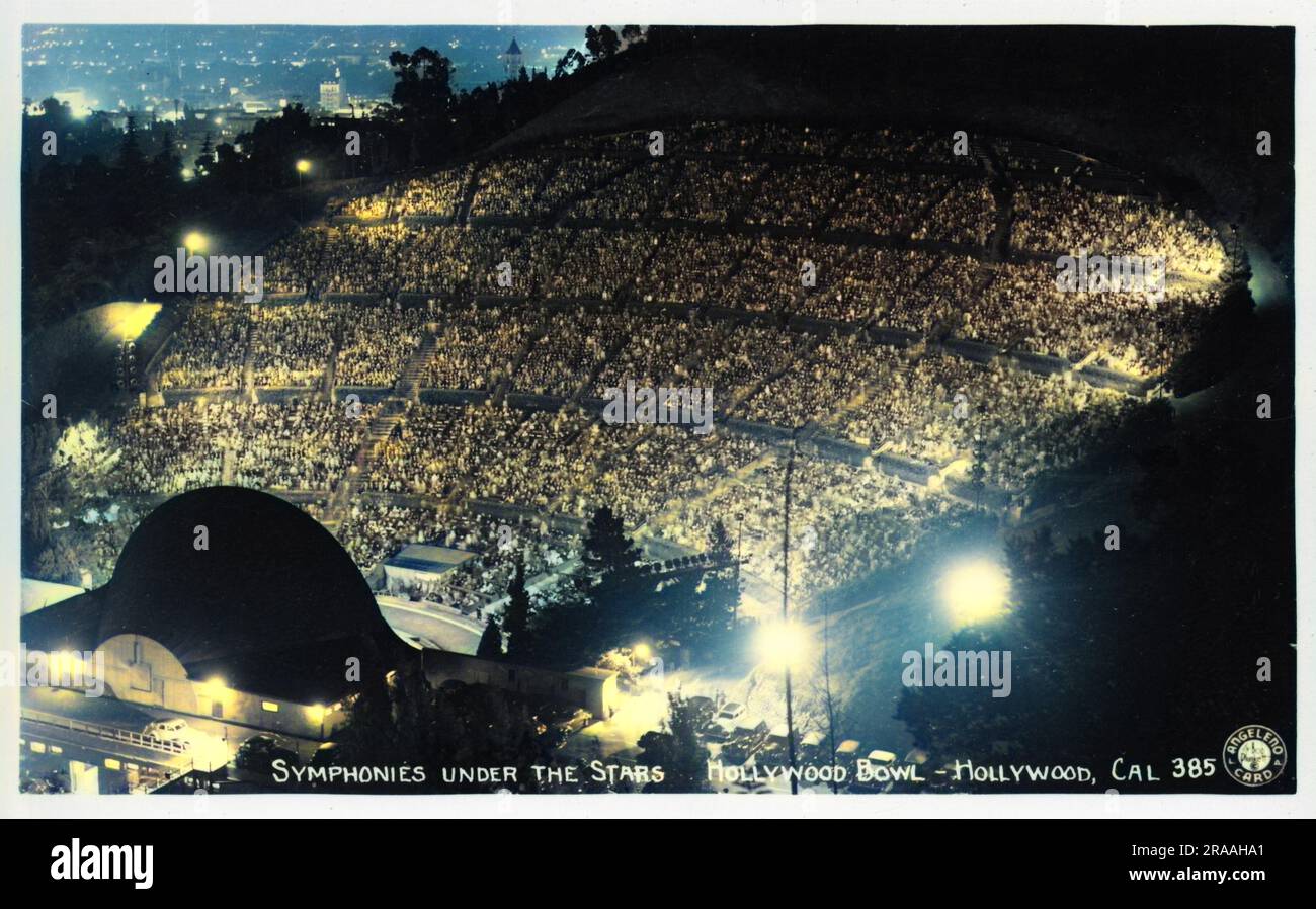 Symphony under the stars at the Hollywood Bowl, Los Angeles, California, USA.     Date: circa 1940s Stock Photo