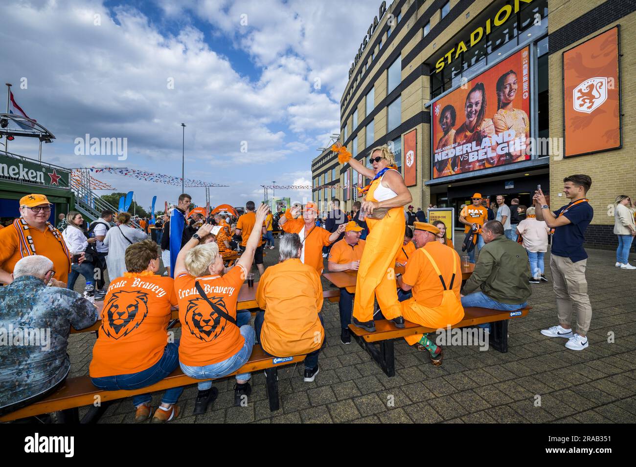 Dutch Soccer Fans Prepare The Orange Army’s Impact on Kansas City
